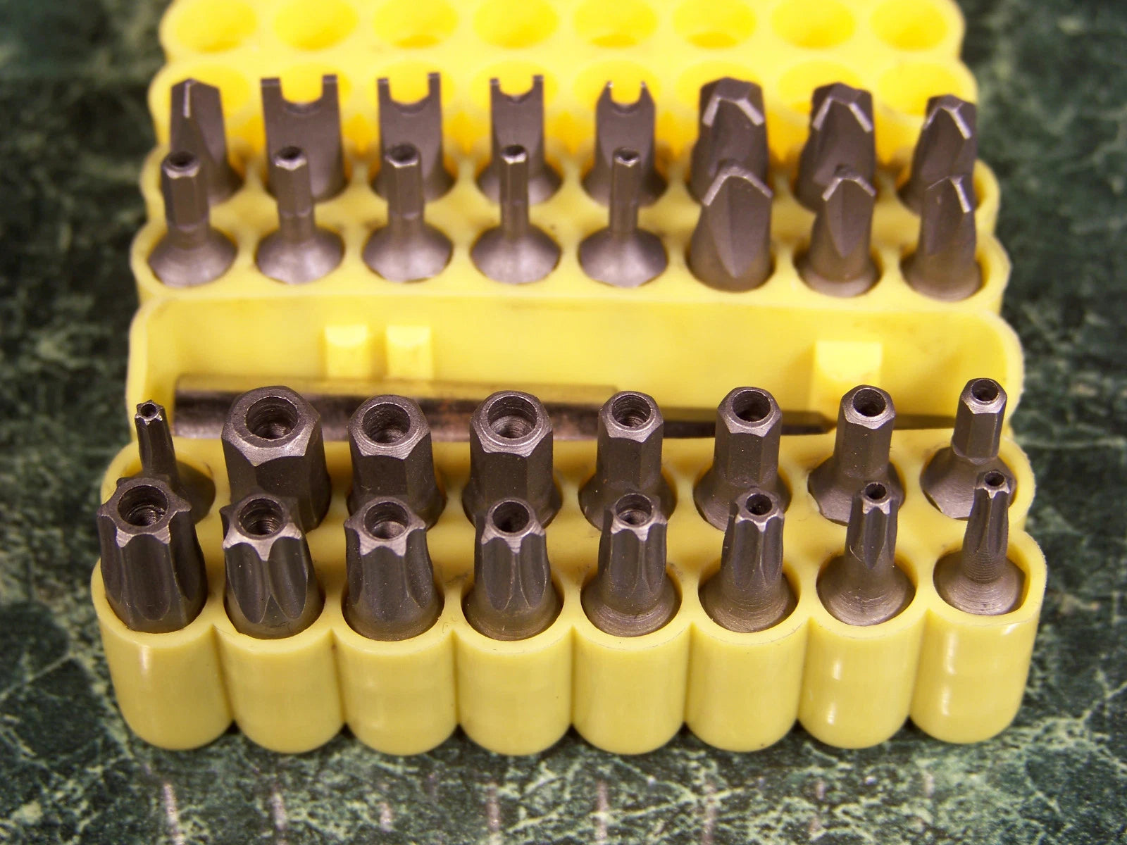 33pc Assorted SECURITY TAMPER PROOF POWER BIT SET with CASE Torque star flat new