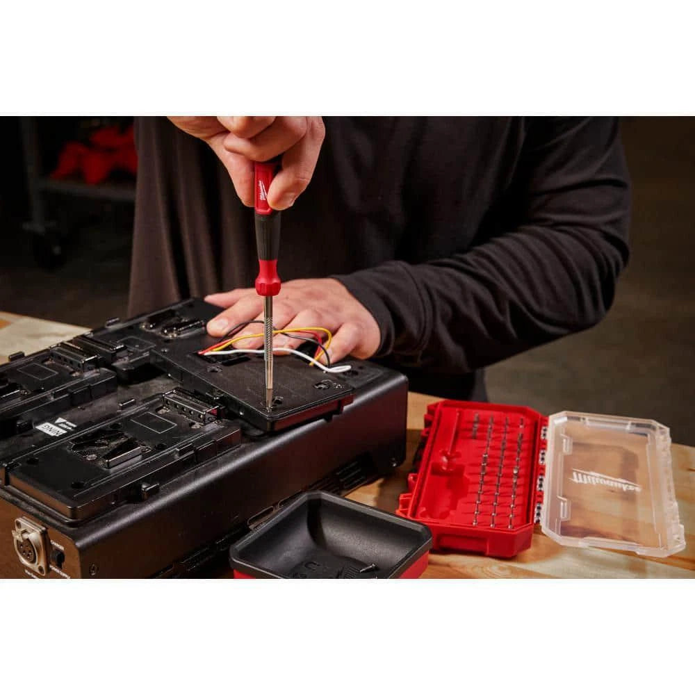 Milwaukee Precision Multi-Bit Screwdriver 39-in-1 Comfortable Non-Slip Grip